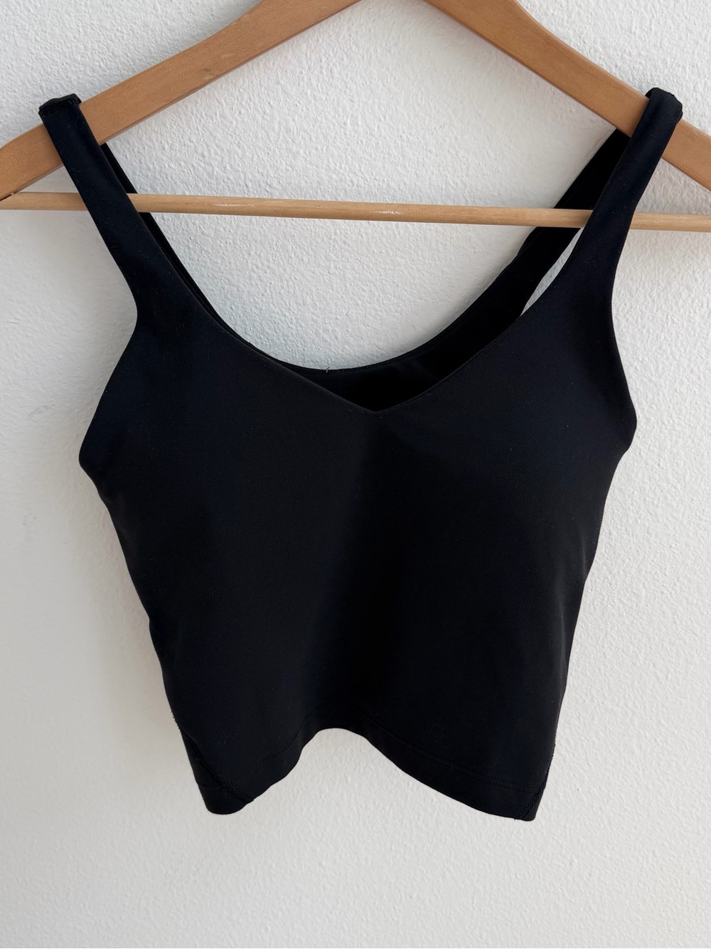 Lululemon Black Cropped Tank Top Size 4 Scoop Neck Workout Yoga